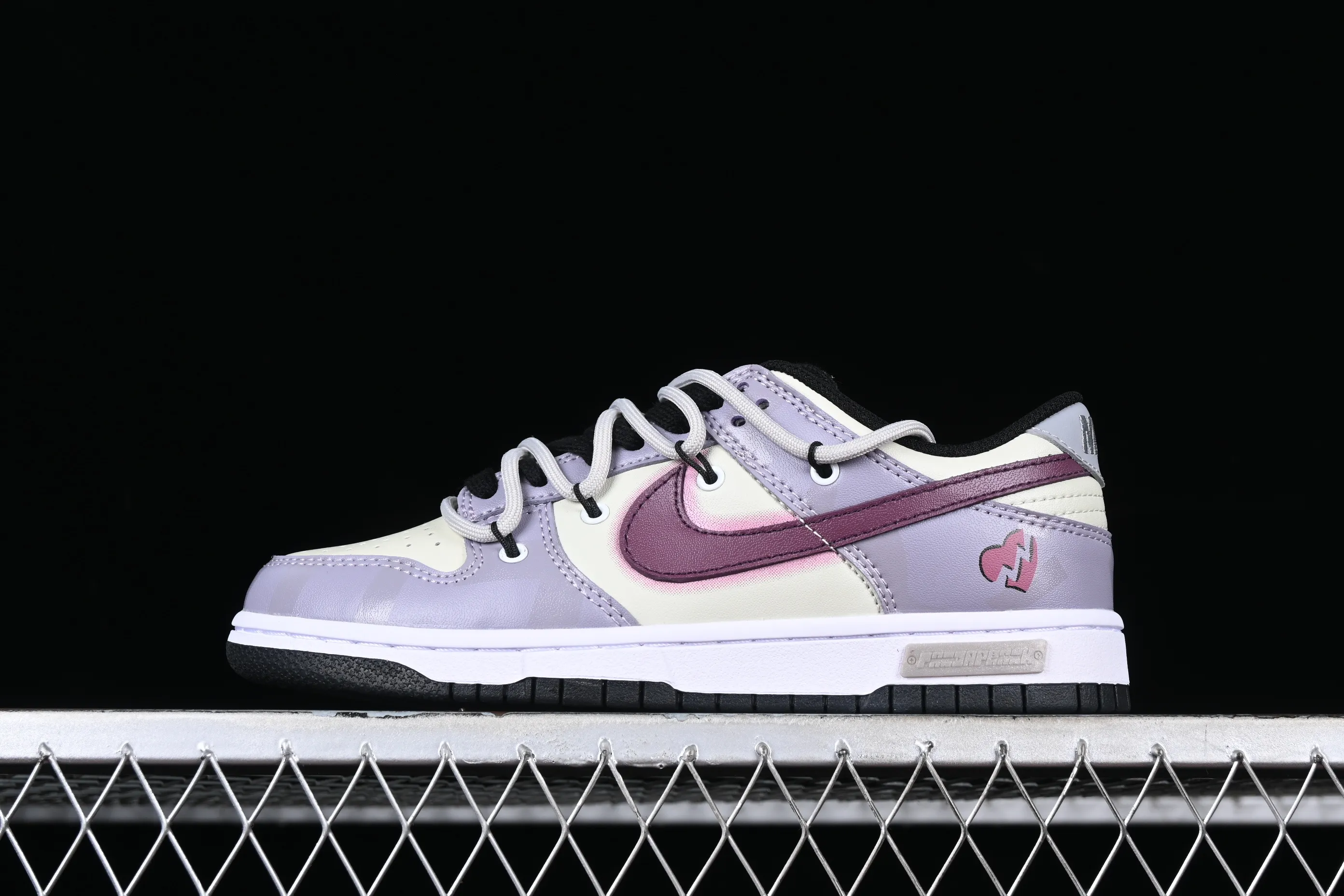 All Categories Nk SB Dunk Series Nk SB Dunk Low Low-top sneakers Nk Dunk Low Panda Prank Raspberry retro distressed Tie-dye lavender purple Low-top casual sneakers DJ6188-002